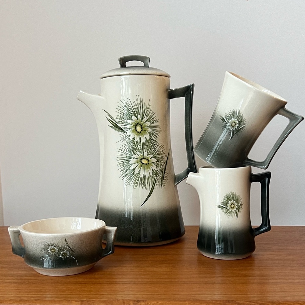 Vintage green fade coffee/tea set